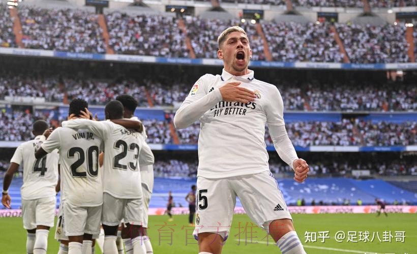 斯基拉:皇马领跑贝林厄姆争夺战 多特要价1.5亿欧 斯基拉:皇马领跑贝林厄姆争夺战 多特要价1.5亿欧